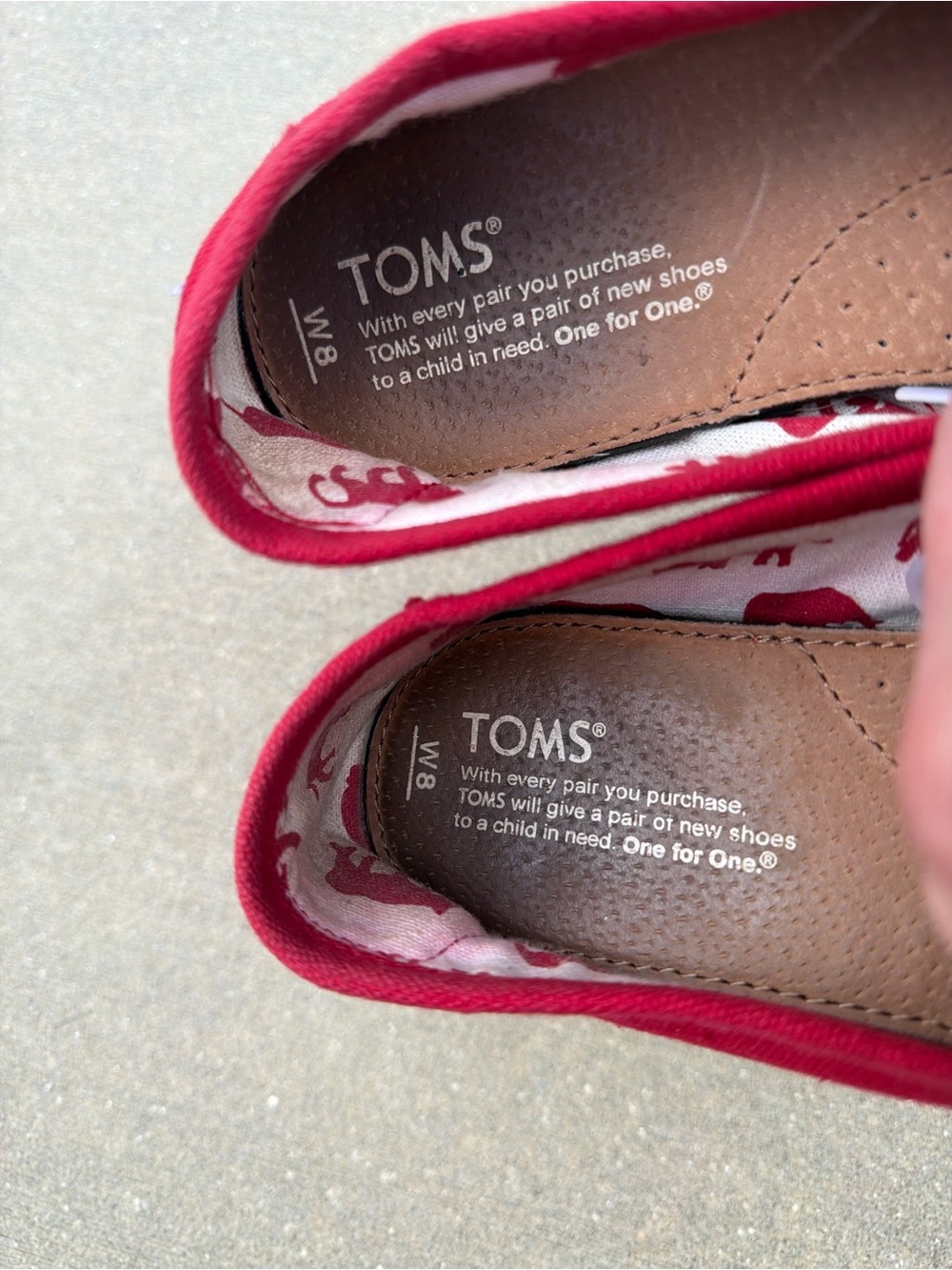 Toms Red Canvas Slip On Shoes W8 EUC Y2K Retro Comfort Lightweight Statement - Picture 6 of 7